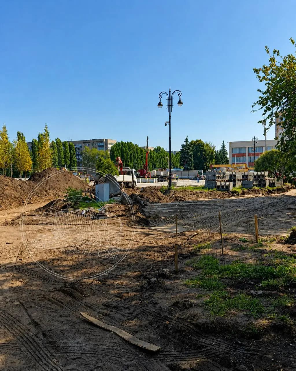 Территория благоустройства бульвара Ленина в Тольятти во время проведения работ